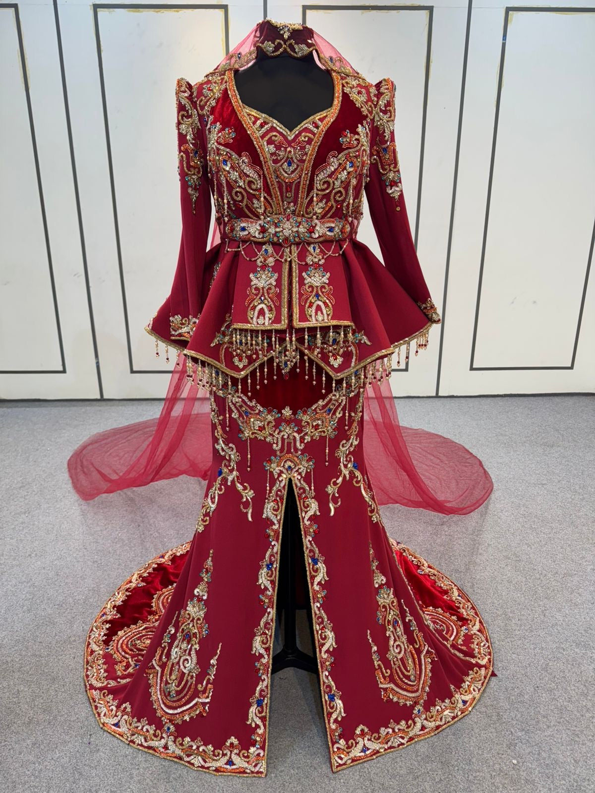 MRAF8541 KARAKOU WITH MERMAID DRESS